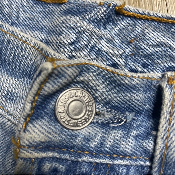 LEVI’s 501 denim shorts - Picture 2 of 5